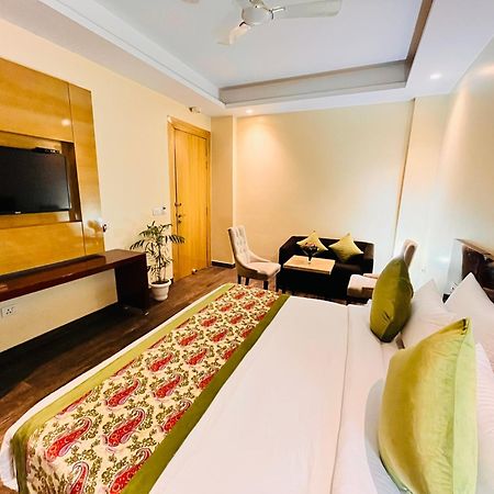Hotel Banz Near Indira Gandhi Airport Delhi Нью-Дели Экстерьер фото