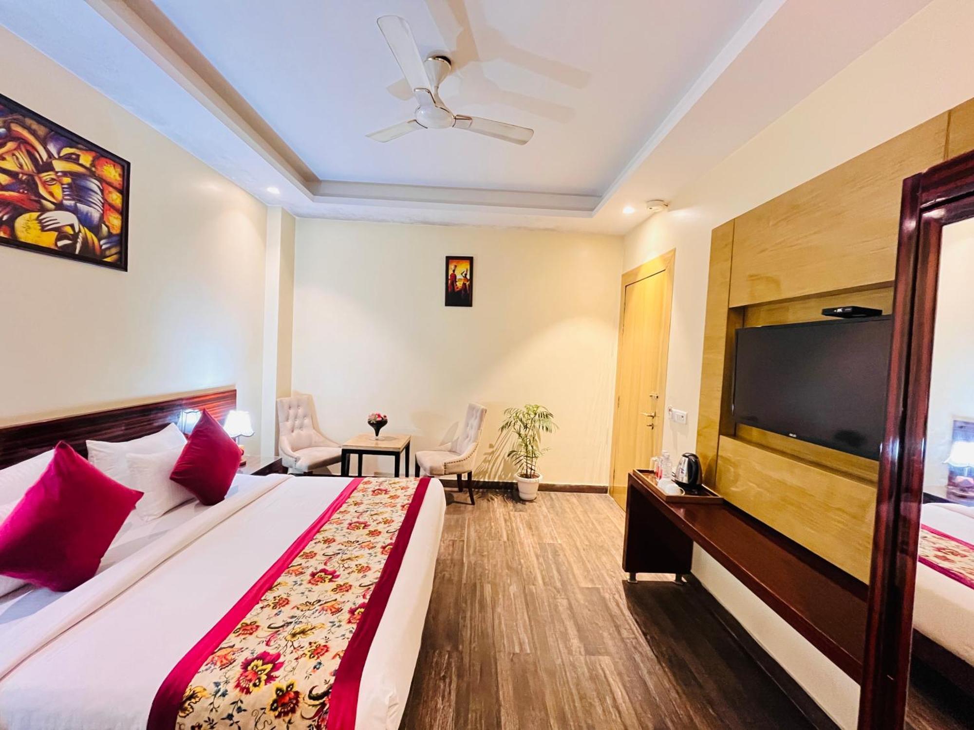 Hotel Banz Near Indira Gandhi Airport Delhi Нью-Дели Экстерьер фото