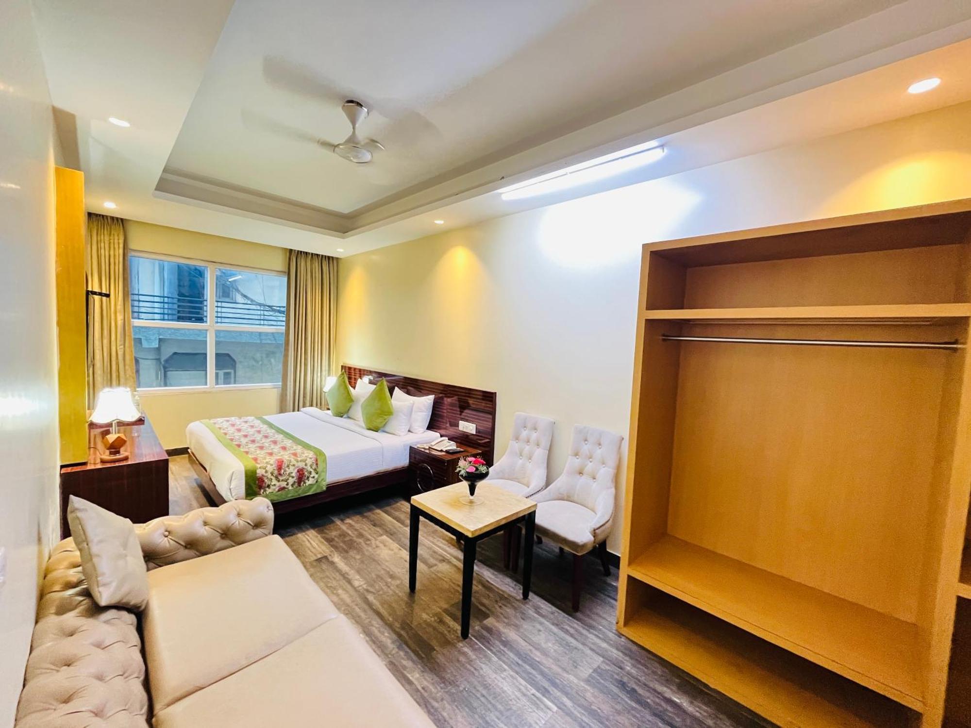 Hotel Banz Near Indira Gandhi Airport Delhi Нью-Дели Экстерьер фото