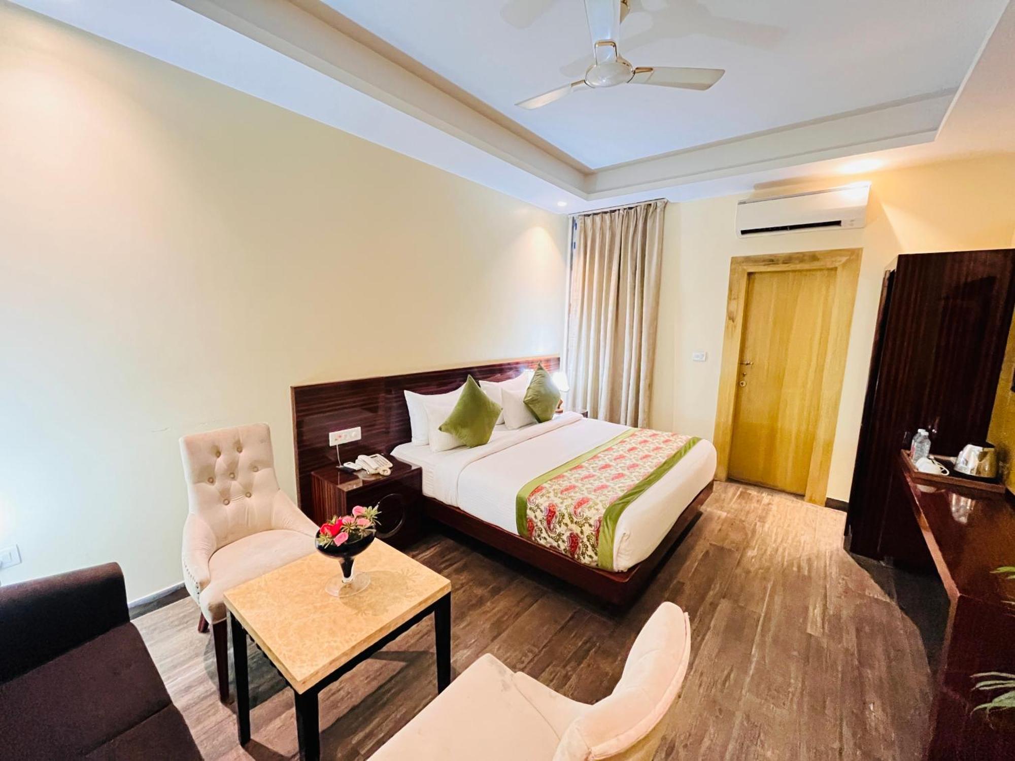 Hotel Banz Near Indira Gandhi Airport Delhi Нью-Дели Экстерьер фото